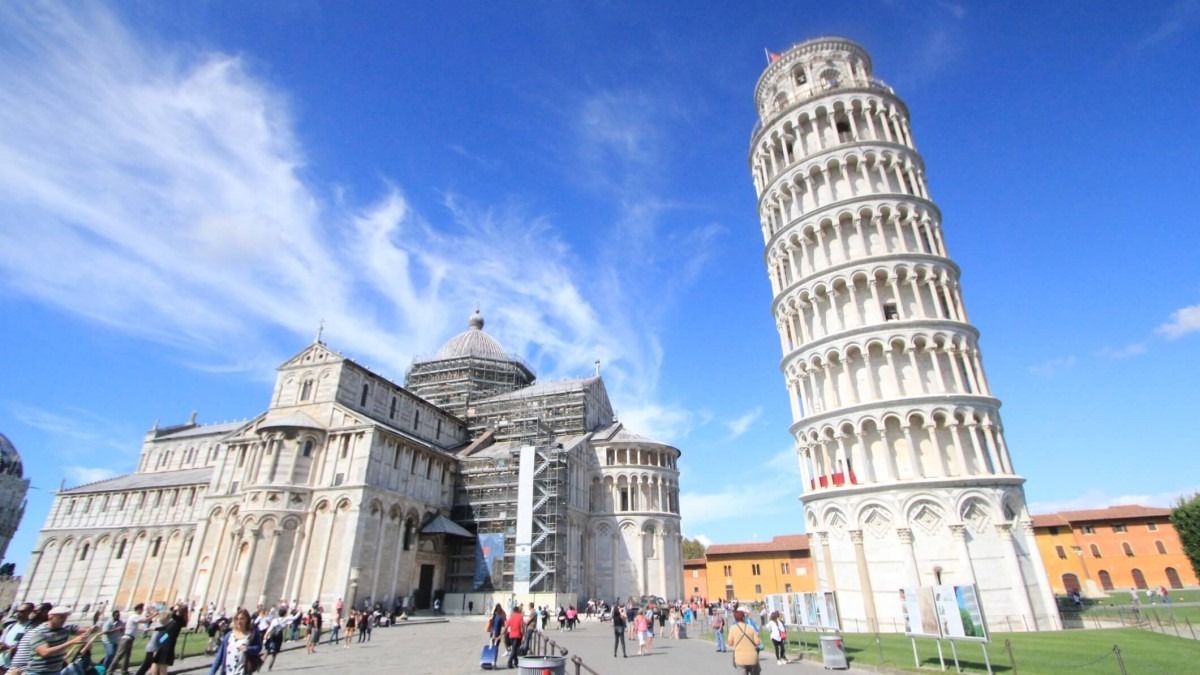 pisa-tower-in-italy-tourism-1